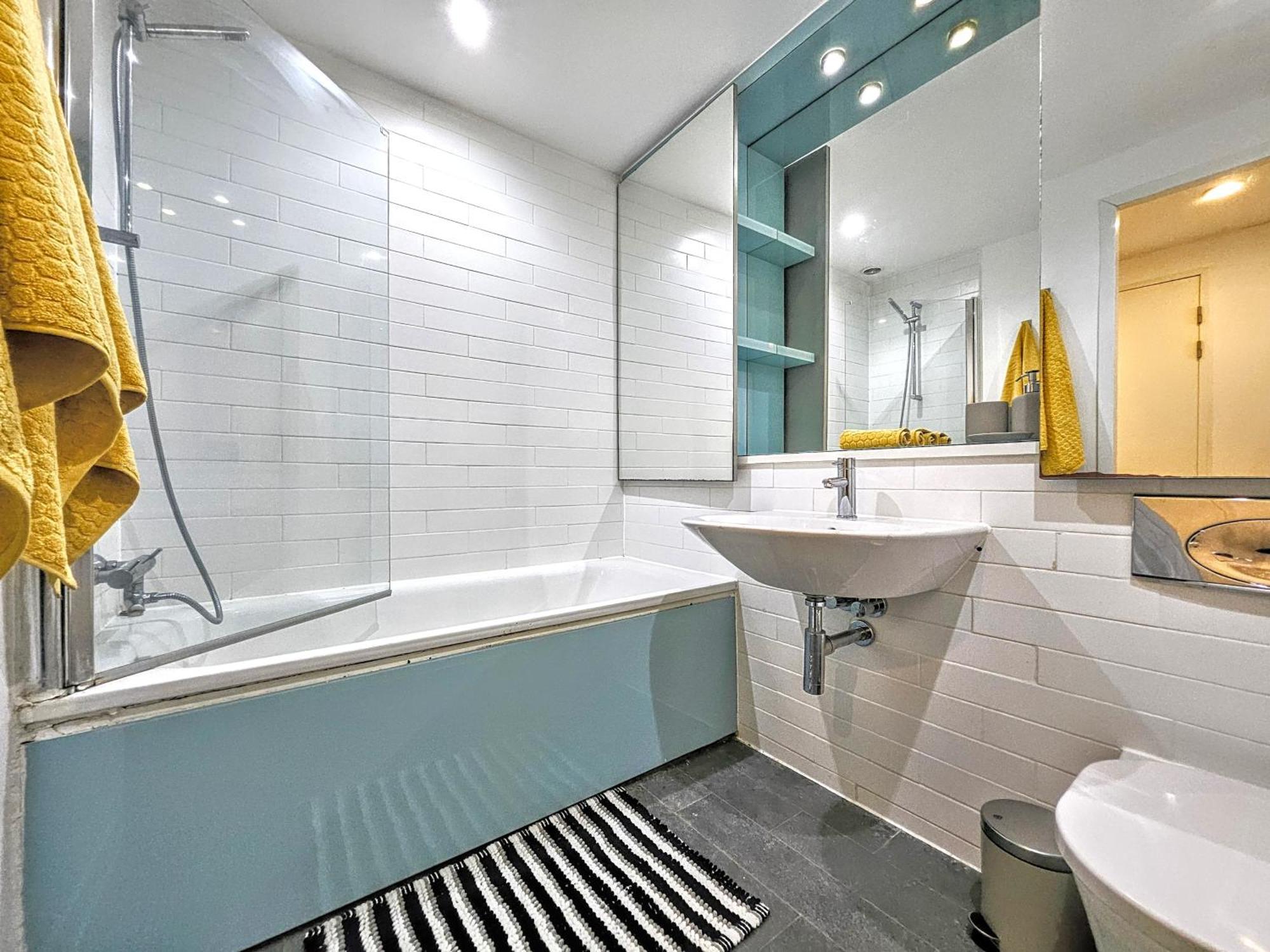 City Waterside, Old Street, Angel, Entire Private Apartment London Eksteriør bilde